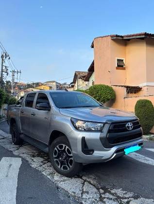 TOYOTA HILUX 2.8 D-4D TURBO DIESEL CD POWER PACK 4X4 MANUAL TOYOTA HILUX 2.8 D-4D TURBO DIESEL CD POWER PACK 4X4 MANUAL